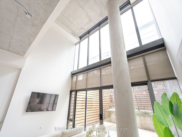 106 - 650 King St W