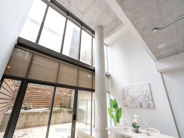106 - 650 King St W