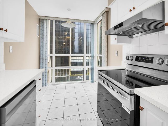 605 - 43 Eglinton Ave E