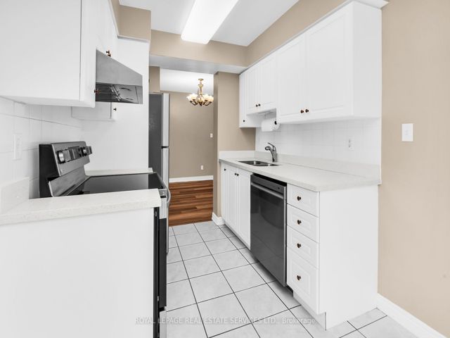 605 - 43 Eglinton Ave E