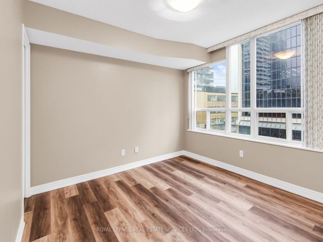605 - 43 Eglinton Ave E