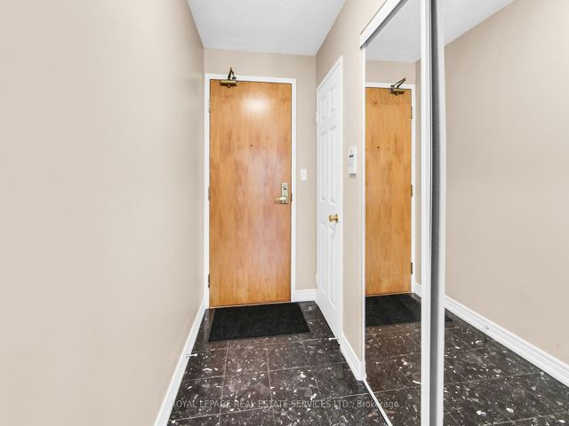 605 - 43 Eglinton Ave E
