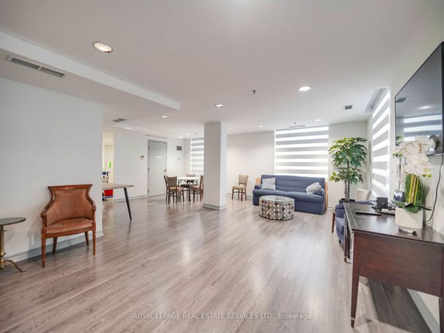 605 - 43 Eglinton Ave E