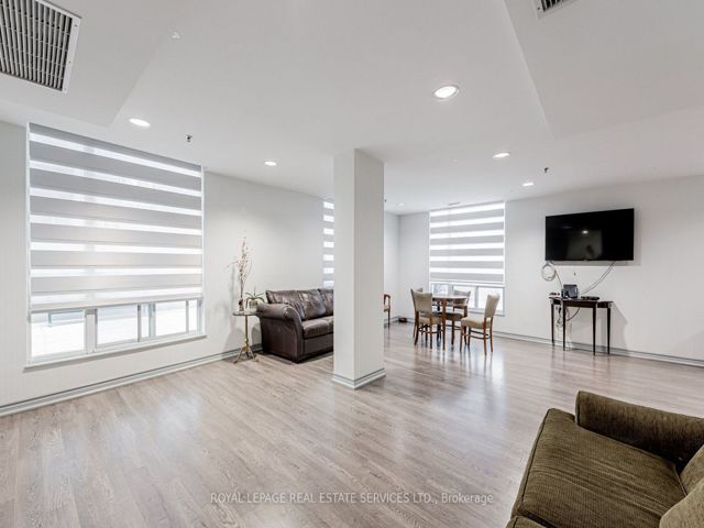 605 - 43 Eglinton Ave E