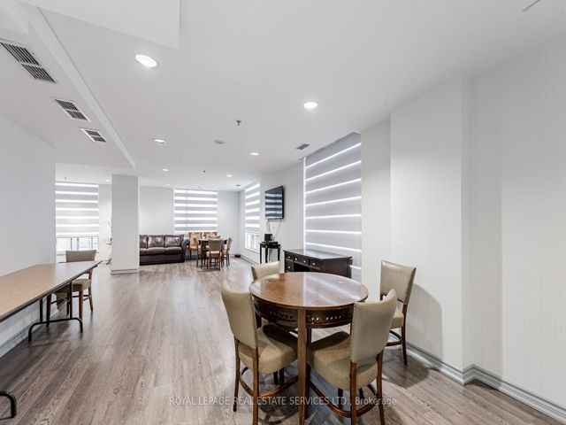 605 - 43 Eglinton Ave E