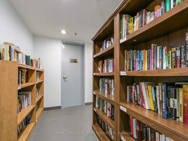 605 - 43 Eglinton Ave E