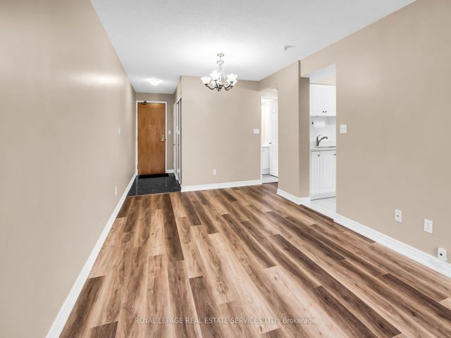 605 - 43 Eglinton Ave E