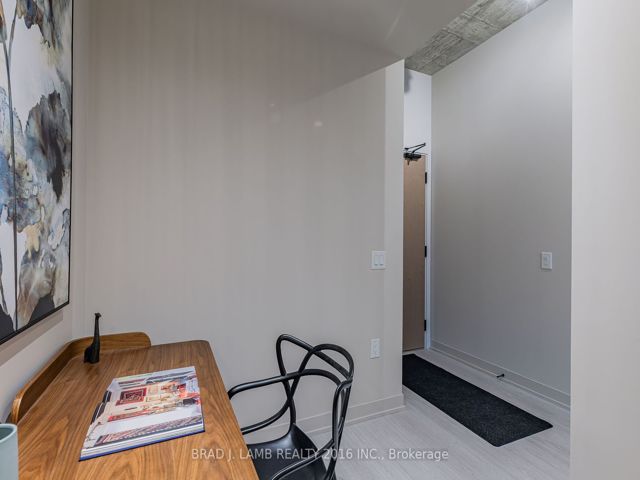 710 - 195 McCaul St