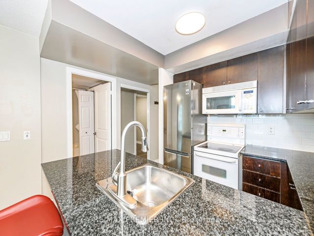 1006 - 50 Lynn Williams St
