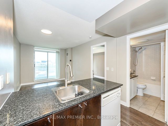 1006 - 50 Lynn Williams St
