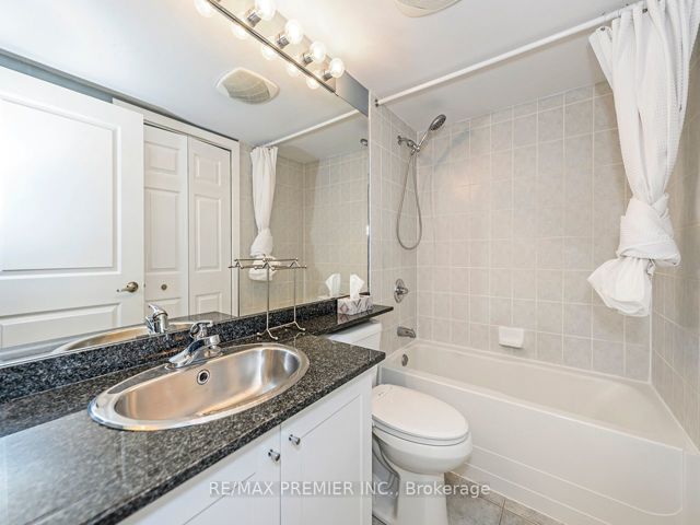 1006 - 50 Lynn Williams St