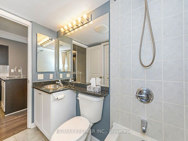 1006 - 50 Lynn Williams St