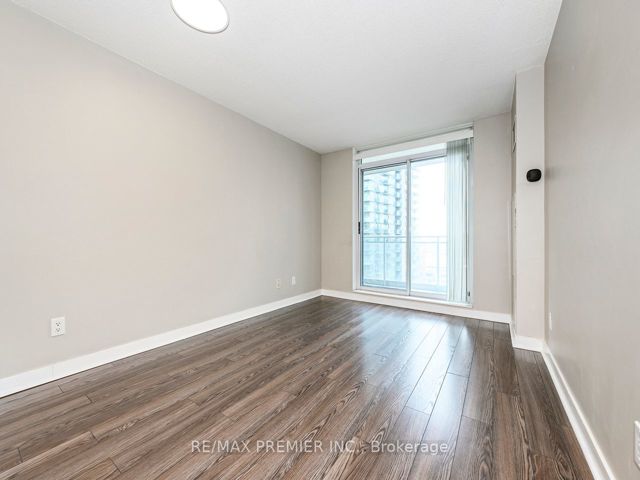 1006 - 50 Lynn Williams St