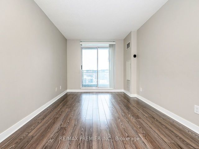 1006 - 50 Lynn Williams St