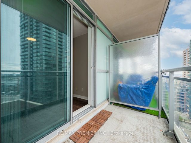 1006 - 50 Lynn Williams St