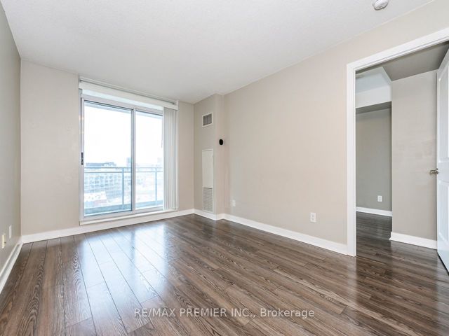 1006 - 50 Lynn Williams St