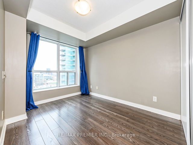 1006 - 50 Lynn Williams St