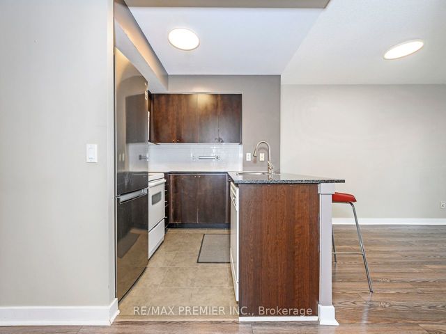 1006 - 50 Lynn Williams St
