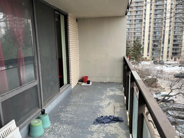 408 - 177 Linus Rd