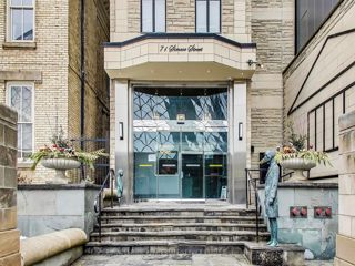 1005 - 71 Simcoe St