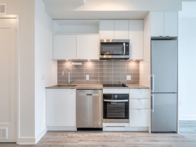 1505 E - 70 Princess St