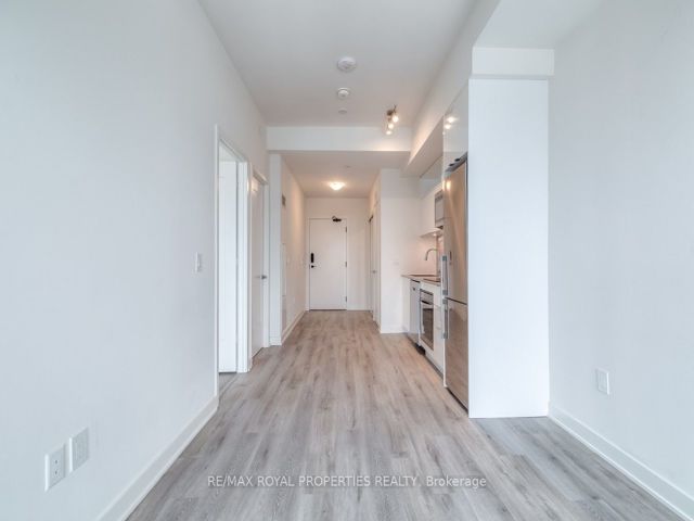 1505 E - 70 Princess St