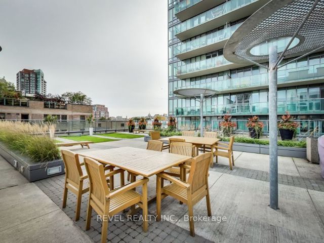 801 - 33 Lombard St