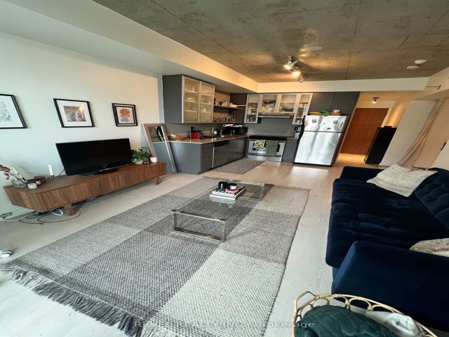 801 - 33 Lombard St