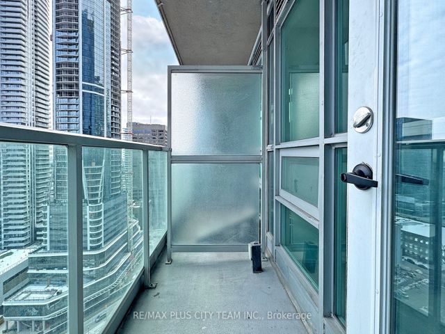2507 - 18 Yonge St