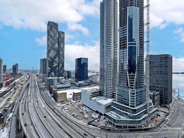 2507 - 18 Yonge St