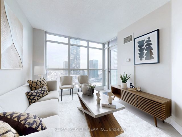 2507 - 18 Yonge St