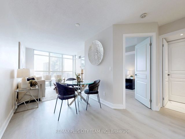 2507 - 18 Yonge St