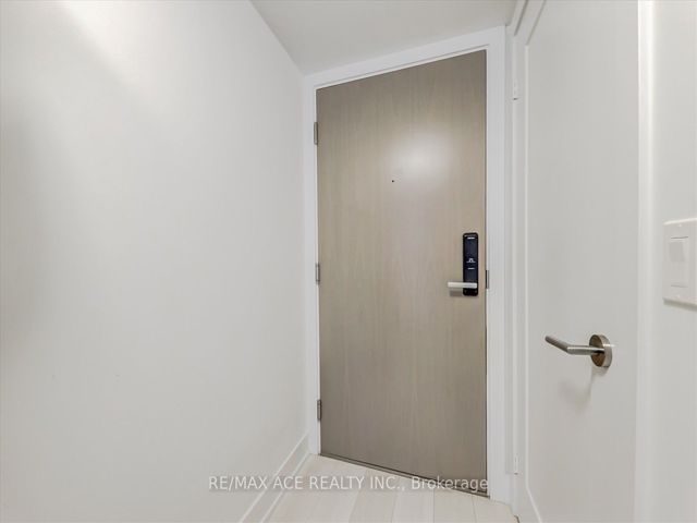 1703 - 575 Bloor St E