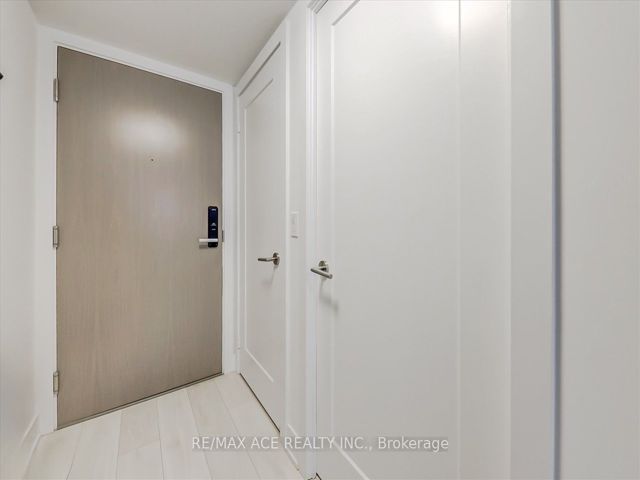 1703 - 575 Bloor St E