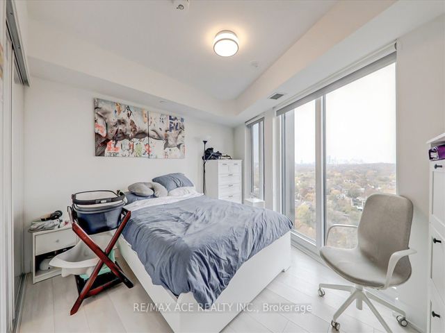 1703 - 575 Bloor St E