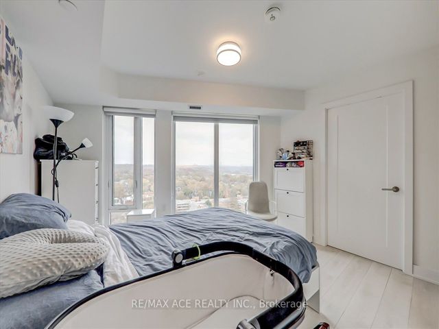 1703 - 575 Bloor St E