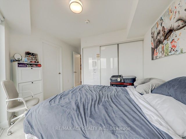 1703 - 575 Bloor St E