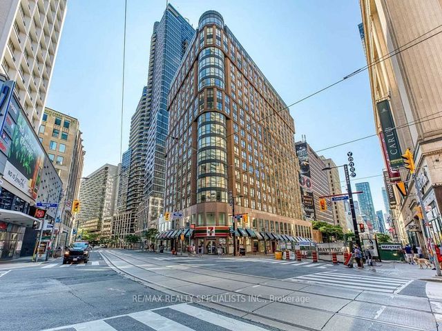 704 - 7 Carlton St E