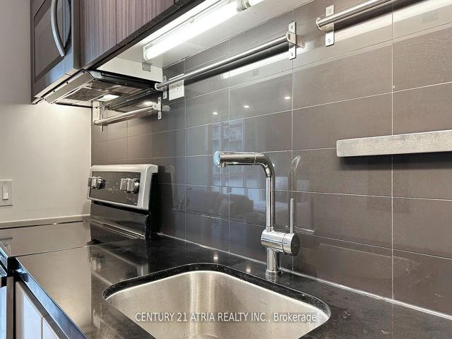 810 - 85 Queens Wharf Rd