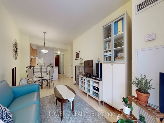 510 - 28 William Carson Cres