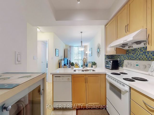 510 - 28 William Carson Cres