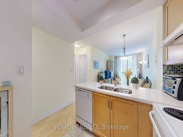 510 - 28 William Carson Cres