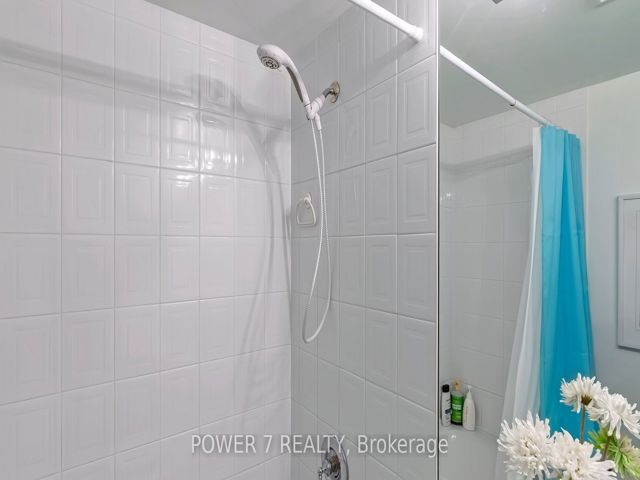 510 - 28 William Carson Cres