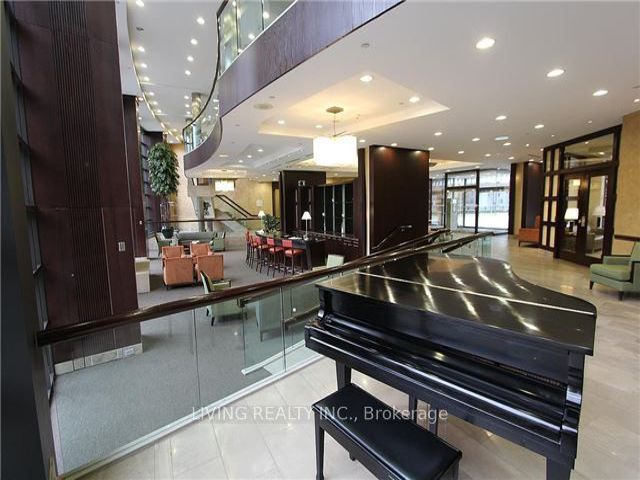 2001 - 33 Sheppard Ave E