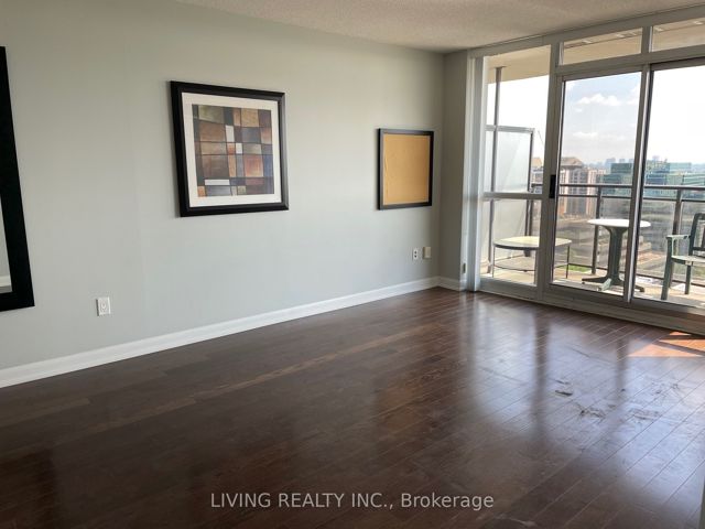 2001 - 33 Sheppard Ave E