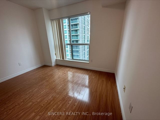 1106 - 7 Lorraine Dr