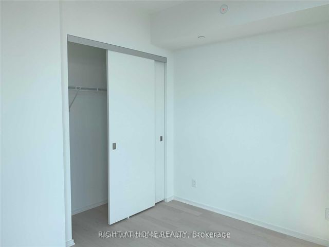 2107 - 16 Bonnycastle St