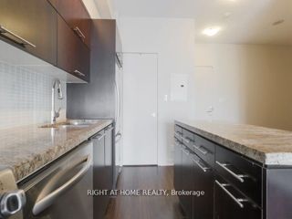3105 - 126 Simcoe St
