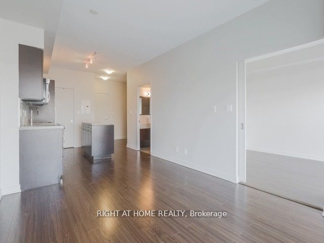 3105 - 126 Simcoe St