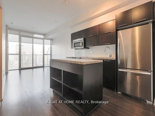 3105 - 126 Simcoe St